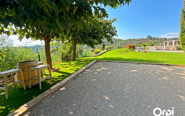 Maison à vendre    6 pièces •  La Croix-Valmer