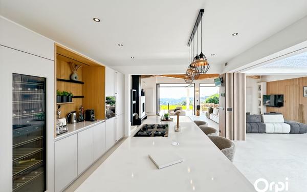 Maison à vendre    6 pièces •  La Croix-Valmer