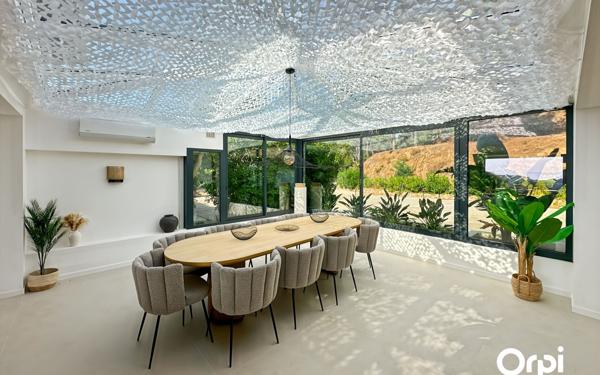 Maison à vendre    6 pièces •  La Croix-Valmer