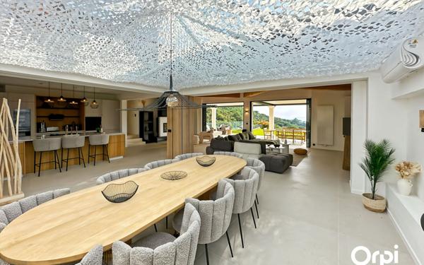 Maison à vendre    6 pièces •  La Croix-Valmer