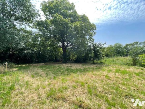 Terrain à bâtir de 1 103m²