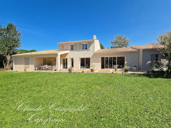 Magnifique propriété de 7 pièces alliant espace, élégance et cadre verdoyant à seulement 10' de LA ROCHELLE