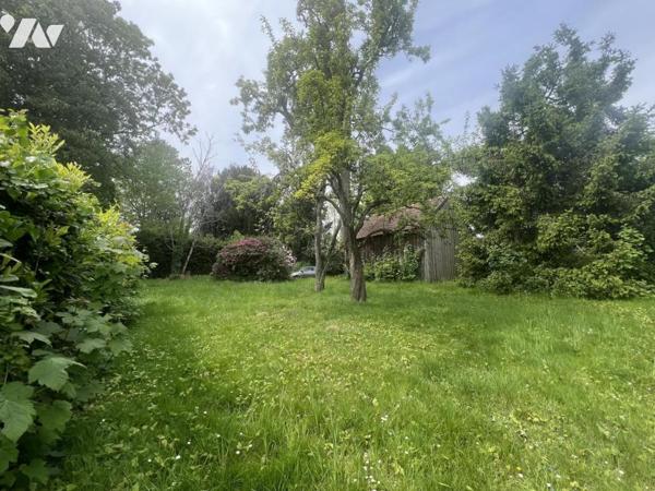 LA CHAPELLE D'ANDAINE, maison de maître à rénover avec parc arboré et dépendances