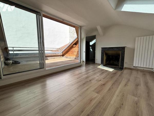Appartement 6P Duplex de charme avec terrasse – Hôtel particulier du XVIIe siècle en cœur de ville