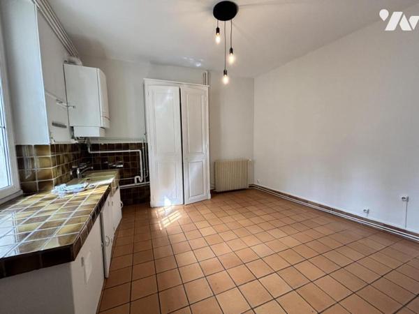 Appartement 6P Duplex de charme avec terrasse – Hôtel particulier du XVIIe siècle en cœur de ville