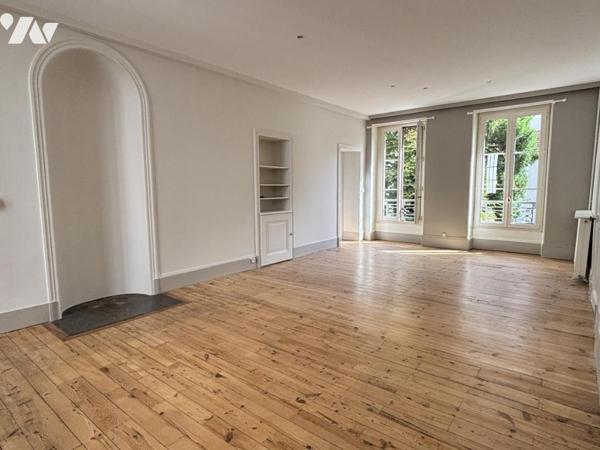 Appartement 6P Duplex de charme avec terrasse – Hôtel particulier du XVIIe siècle en cœur de ville