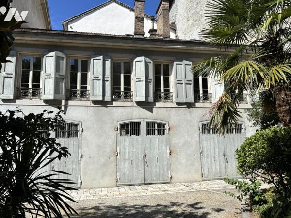 Appartement 6P Duplex de charme avec terrasse – Hôtel particulier du XVIIe siècle en cœur de ville