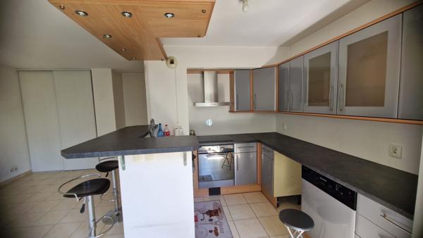 Appartement Combs La Ville 3 pièce(s) 65 m2