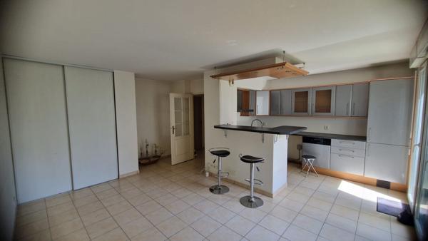 Appartement Combs La Ville 3 pièce(s) 65 m2