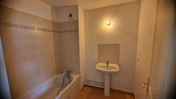Appartement Combs La Ville 3 pièce(s) 65 m2