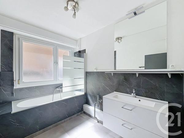 Appartement F2 à vendre  2 pièces - 50,06 m 2   BELFORT  - 90