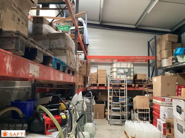 locale commercial situé à Saint Seurin sur L'isle