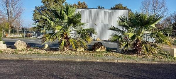 locale commercial situé à Saint Seurin sur L'isle