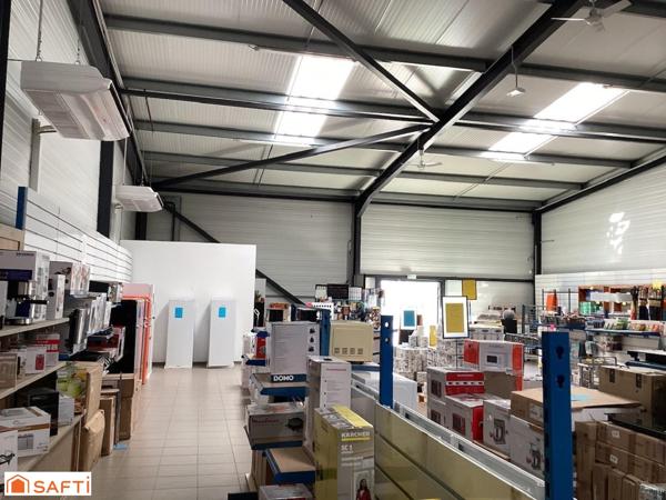 locale commercial situé à Saint Seurin sur L'isle