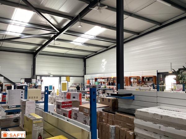 locale commercial situé à Saint Seurin sur L'isle