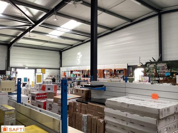 locale commercial situé à Saint Seurin sur L'isle