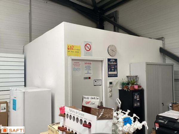 locale commercial situé à Saint Seurin sur L'isle