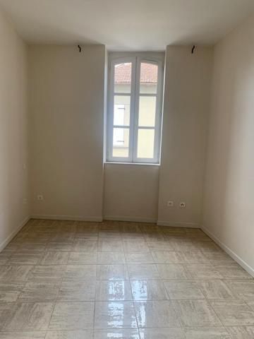 Location appartement près de CAUSSADE - 2 pièce(s) - 37 m² - 390 €/mois