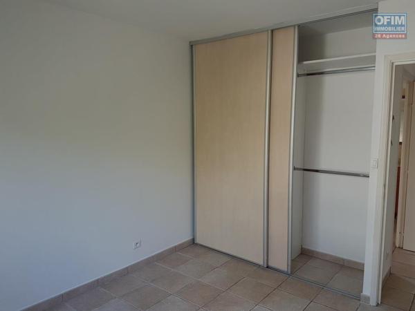 A vendre bel appartement de type F2 dans résidence avec piscine les 400 le Tampon