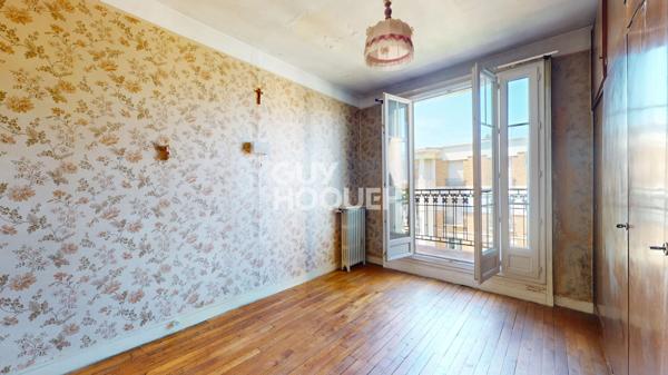 Métro Mairie des Lilas : Bel appartement des années 20 à rénover, balcon ouest et vue dégagée