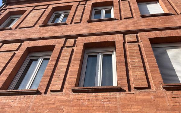 Immeuble à vendre    15 pièces • 315 m2 Toulouse