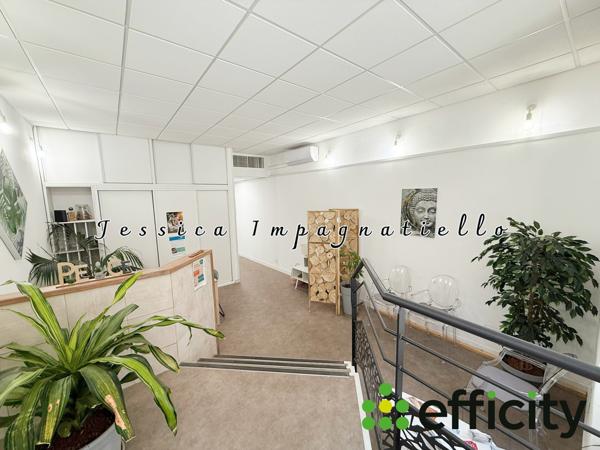 Local Commercial 3 pièces - 86 m²