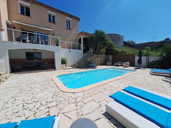Maison de 4 chambres avec piscine