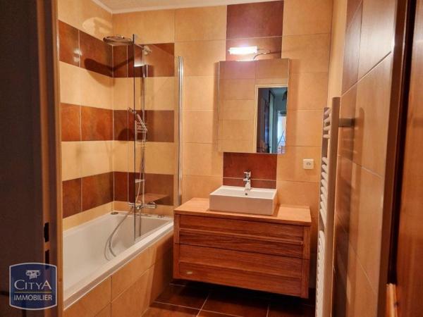 Appartement à louer 4 pièces 82.38m²