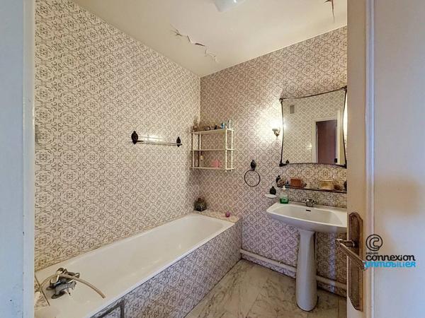 BEAU T4 A RENOVER BOULEVARD RICARD - FRICHE BELLE DE MAI