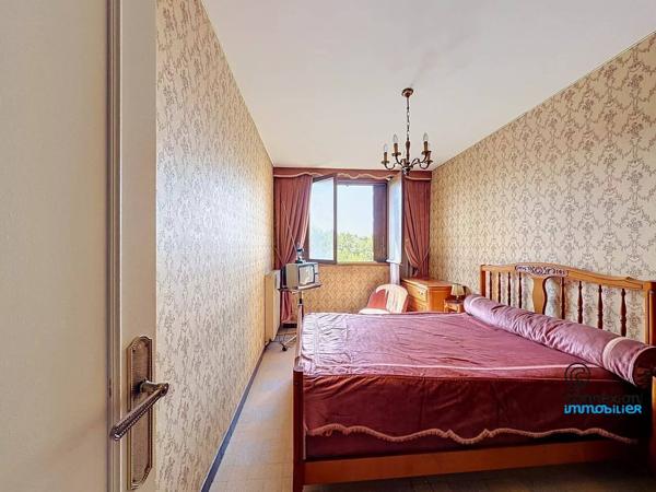 BEAU T4 A RENOVER BOULEVARD RICARD - FRICHE BELLE DE MAI
