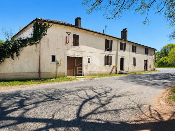 Maison à rénover à Saint-Justin - 11 pièces, 315 m²