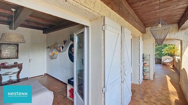 Villa à vendre à Saint Maximin la Sainte Baume au calme avec piscine, garage. Fort potentiel locatif.