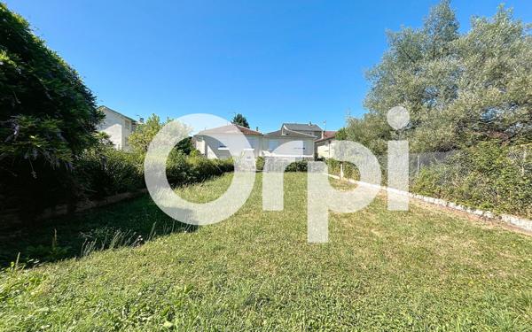 Immeuble à vendre    6 pièces •  Brive-la-Gaillarde