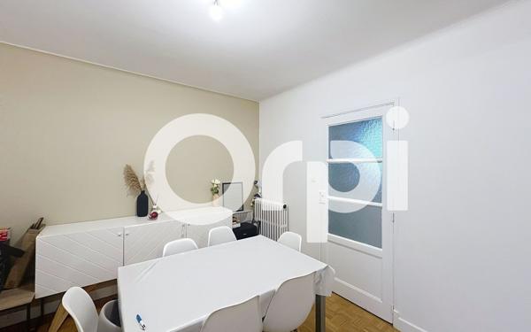 Immeuble à vendre    6 pièces •  Brive-la-Gaillarde