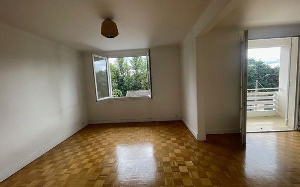 Immeuble à vendre    6 pièces •  Brive-la-Gaillarde