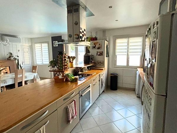 Maison familiale au cœur de Lorgues au calme en fond d’impasse