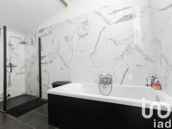 House for sale 4 rooms 93 m² Bruay-la-Buissière