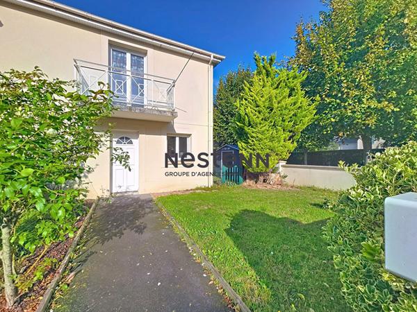 Maison récente à deux pas du bourg et proche de la plage.