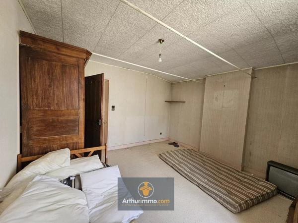 Vente                                                      Maison
                        
                     7 pièces                      170 m2                     à La Grève-sur-Mignon