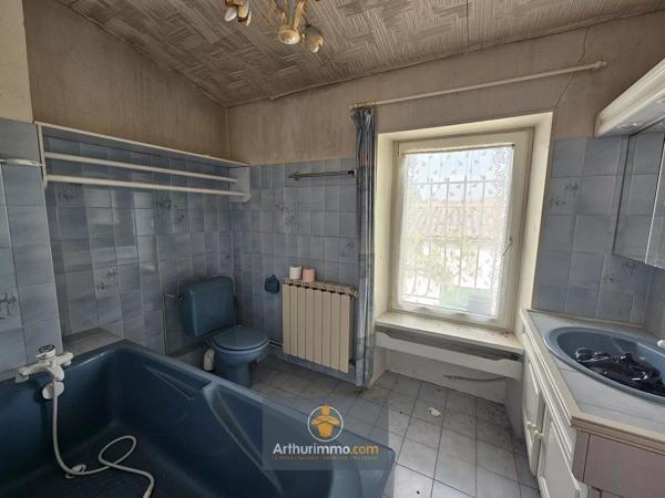 Vente                                                      Maison
                        
                     7 pièces                      170 m2                     à La Grève-sur-Mignon
