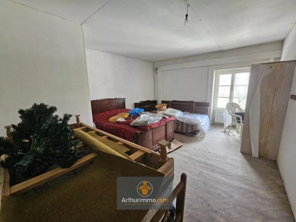 Vente                                                      Maison
                        
                     7 pièces                      170 m2                     à La Grève-sur-Mignon
