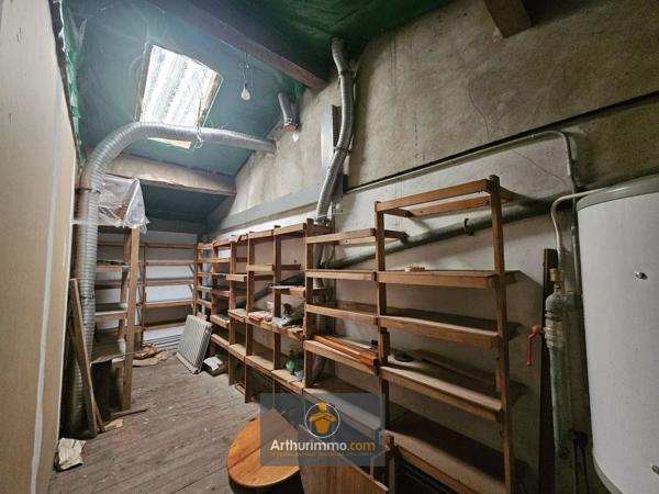 Vente                                                      Maison
                        
                     7 pièces                      170 m2                     à La Grève-sur-Mignon