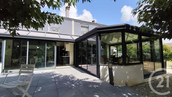 Maison à vendre  10 pièces - 280 m2 THENAC - 17