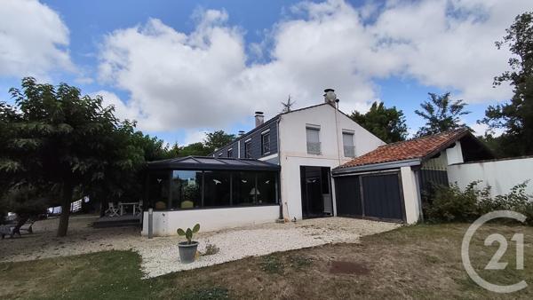 Maison à vendre  10 pièces - 280 m2 THENAC - 17