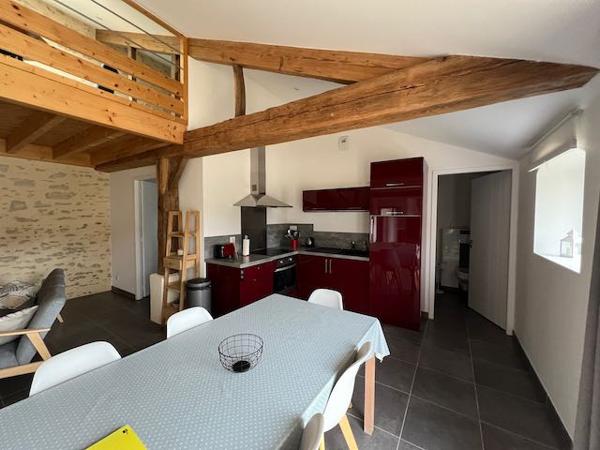 MAISON DANS UNE BELLE GRANGE DE 76m2 - plein sud