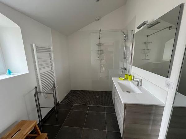 MAISON DANS UNE BELLE GRANGE DE 76m2 - plein sud