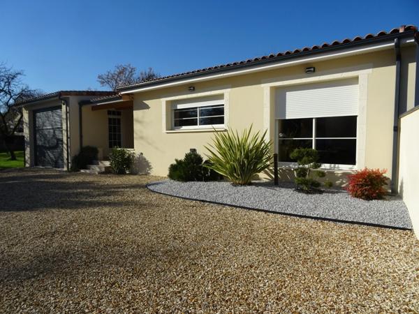 Maison à vendre 2 pièces CHAMPNIERS (16)