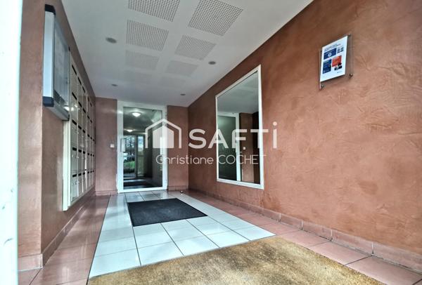 Bel appartement T2 à Dammarie les Lys de 48.27m2, balcon de plus de 9m2 et place de parking