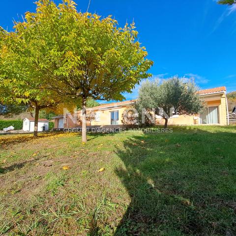 A VENDRE MAISON PLAIN PIED / LE PEYRAT / 3 CHAMBRES / JARDIN / 2 GARAGES