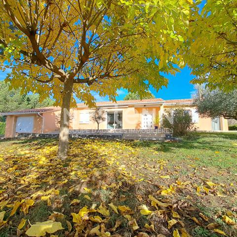 A VENDRE MAISON PLAIN PIED / LE PEYRAT / 3 CHAMBRES / JARDIN / 2 GARAGES